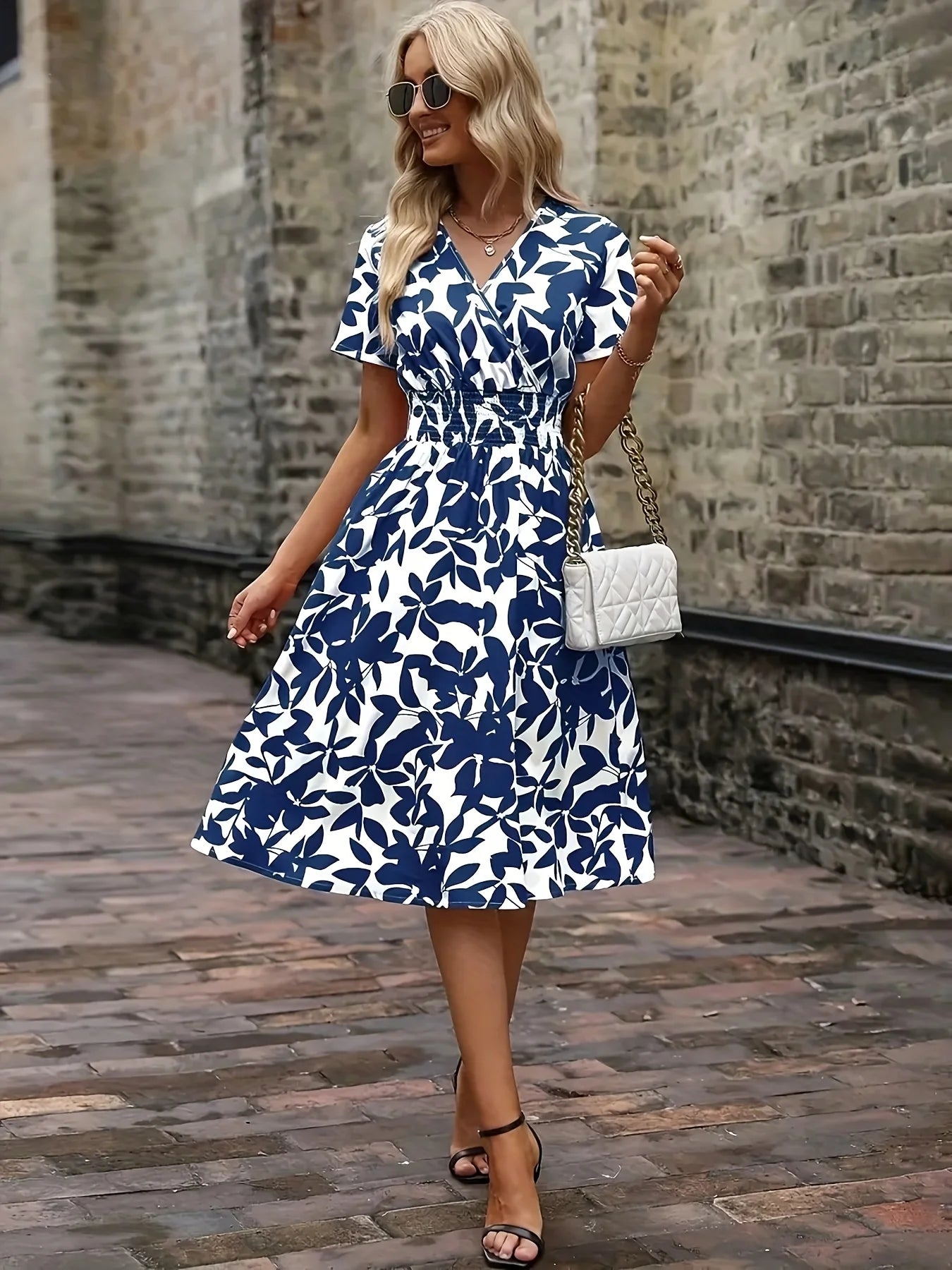 VerdeCharm Floral V-Neck Dress