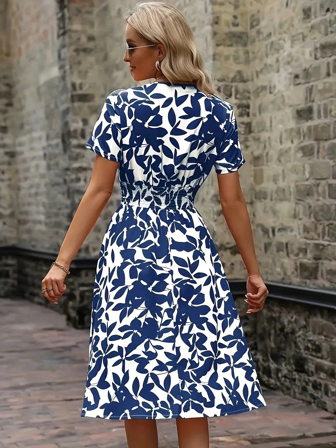 VerdeCharm Floral V-Neck Dress